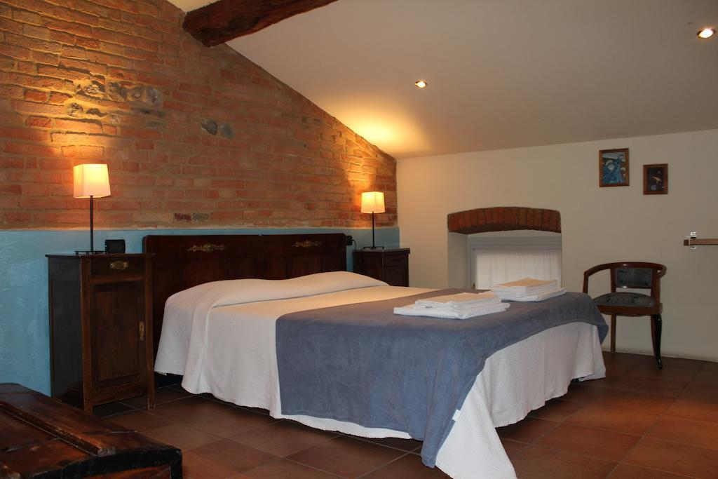 Agriturismo Arte Contadina Fiorenzuola dʼArda Habitación foto