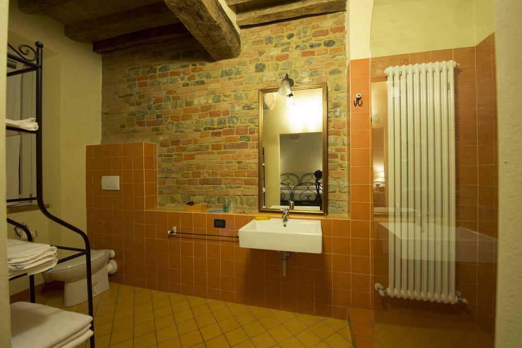 Agriturismo Arte Contadina Fiorenzuola dʼArda Habitación foto